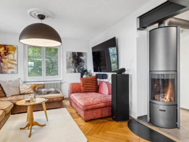 Wunderschönes renoviertes Bürgerhaus in Froideville