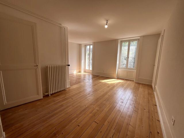 Wunderschönes renoviertes 3.5 Zimmer Apartment mit Balkon und Garten in Yverdon les Bains