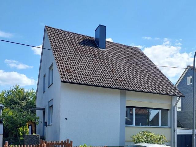 Wunderschönes Zweifamilienhaus mit Garten, Balkon und Garage