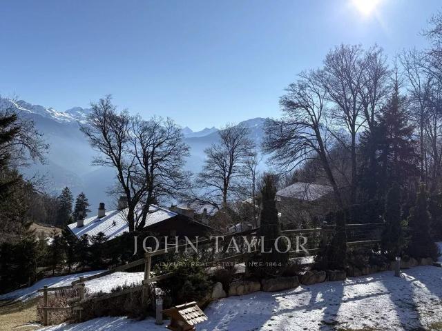 Wunderschönes, modernes Chalet mit Alpenblick, poolgeeignetes Grundstück, Lift