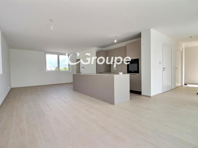 Wunderschönes 4.5 Zimmer Attika Apartment zu vermieten in Uvrier