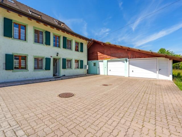 Wunderschönes 5,5 Zimmer Duplex Apartment in einem renovierten Bauernhaus