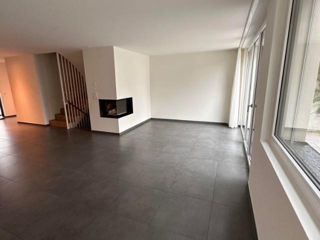 Wunderschönes 5.5 Zimmer Familienhaus | ca. 240 m² | Garten | 10 Min. von Zug