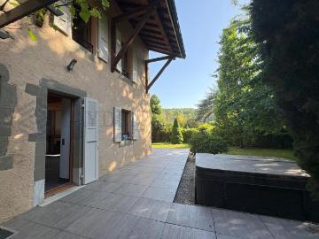 Wunderschönes 7 Zimmer Haus, hervorragend renoviert