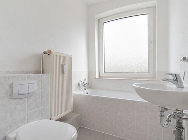 Wurmbergstr. 10, 1 R Gemütliche 3 Zimmer Wohnung mit Tageslichtbad!