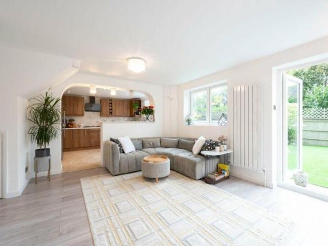 Wynton Grove, Walton On Thames 4 bedrooms Property for lettings Seymours