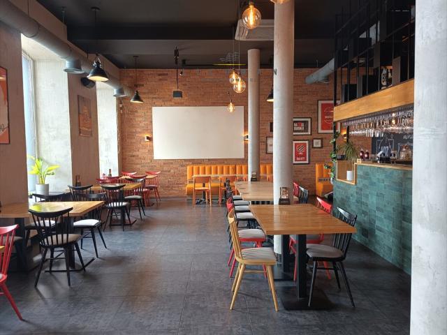 Lokal użytkowy 206 m² w Łodzi nowoczesny wystrój i ogródek