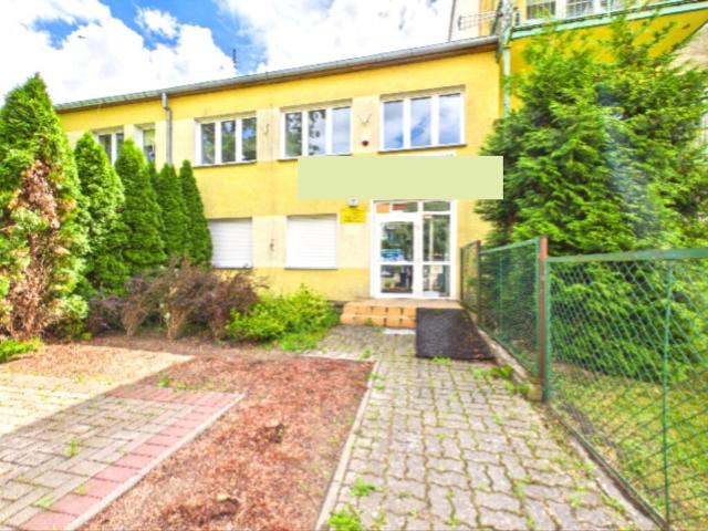 Wynajmę funkcjonalny lokal biurowo usługowy 167,6 m² w Strzelcach