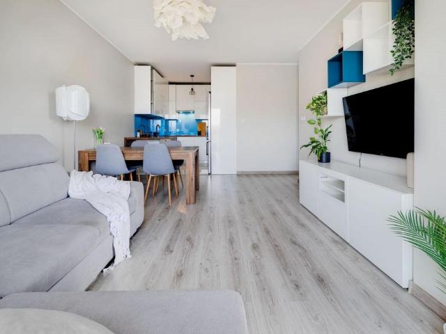 Wynajmę komfortowe 2 pokojowe mieszkanie 45 m² w Warszawie