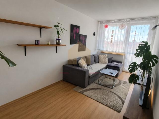 Wynajmę jasne 3 pokojowe mieszkanie 59 m² w Różance