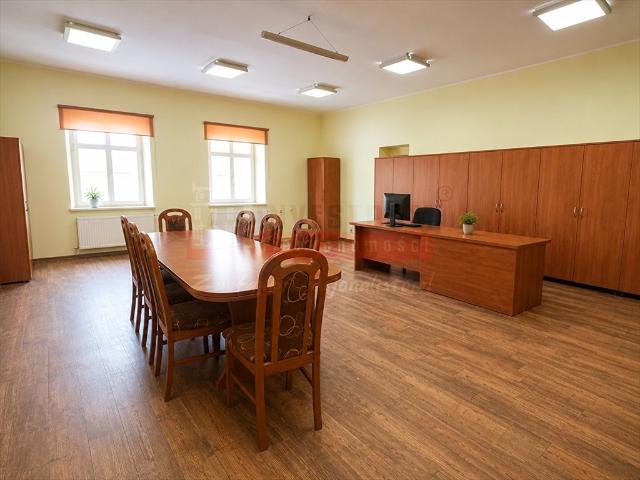 Wynajmę lokal 64 m² w centrum Brzegu do własnej aranżacji