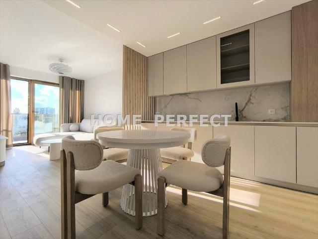 Wynajmę luksusowe 44 m² mieszkanie z balkonem i miejscem garażowym