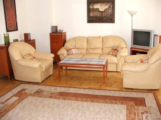 Wynajmę mieszkanie w apartamentowcu m5 z kuchnią z oknem 135 m² Warszawa, Włochy