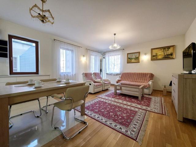 Wynajmę mieszkanie w apartamentowcu m2 z oddzielną kuchnią 58 m² ul. Solna, Kielce, Centrum