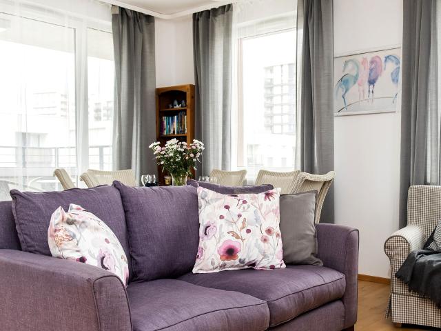 Wynajmę mieszkanie w bloku mieszkalnym m4 z aneksem kuchennym 70 m² Kraków