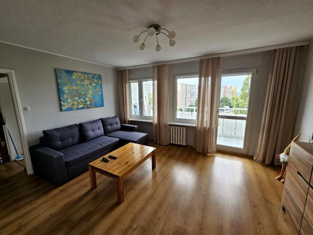 Wynajmę mieszkanie w bloku mieszkalnym m4 z kuchnią w zabudowie 73 m² ul. Rowerowa, Wrocław, Karłowice