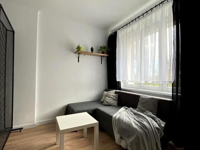 Wynajmę mieszkanie w bloku mieszkalnym m2 z aneksem kuchennym 28 m² Kraków, Stare Podgórze