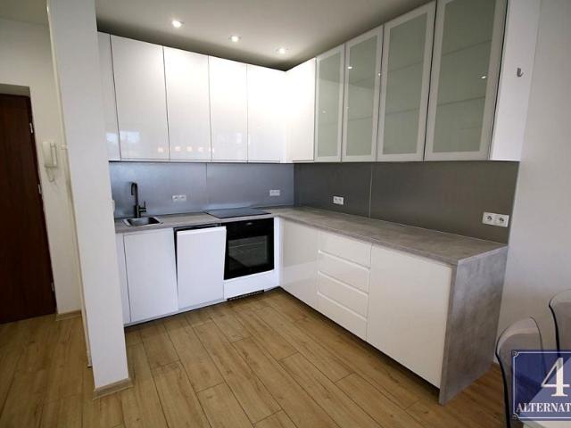 Wynajmę mieszkanie w bloku mieszkalnym m2 z aneksem kuchennym 37 m² Tarnów, Centrum