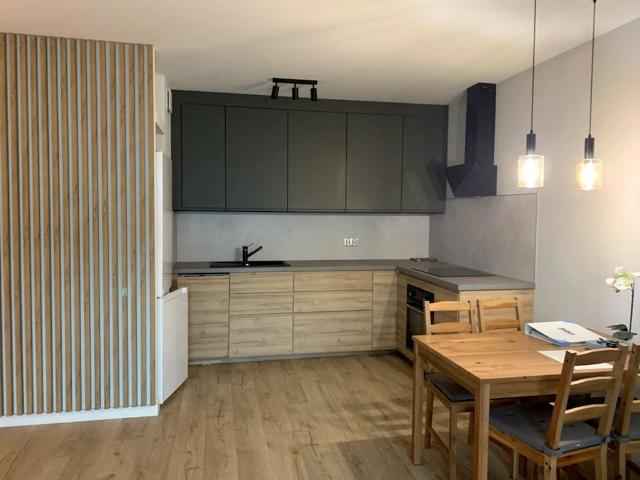 Wynajmę mieszkanie w bloku mieszkalnym m2 z aneksem kuchennym 48 m² ul. Legionów Polskich, Żeromskiego