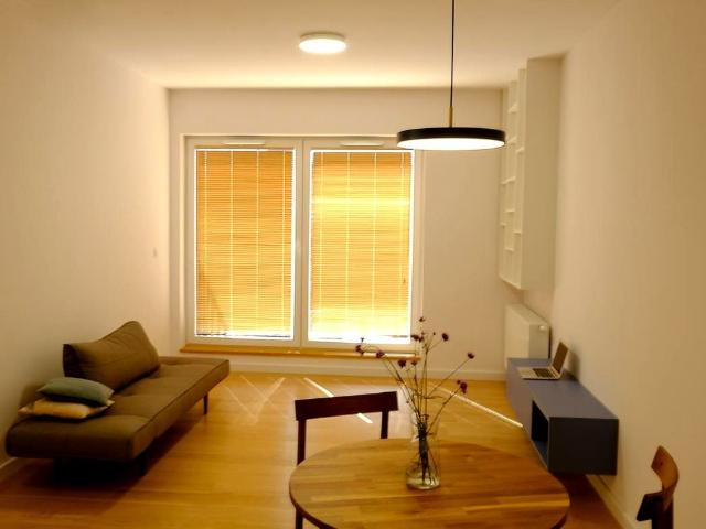 Wynajmę mieszkanie w bloku mieszkalnym m2 z kuchnią w zabudowie 45 m² Wrocław, Szczepin