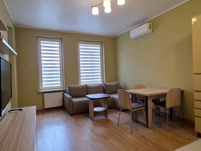 Wynajmę mieszkanie w bloku mieszkalnym m2 z kuchnią w zabudowie 47 m² ul. Teligi, Kutno