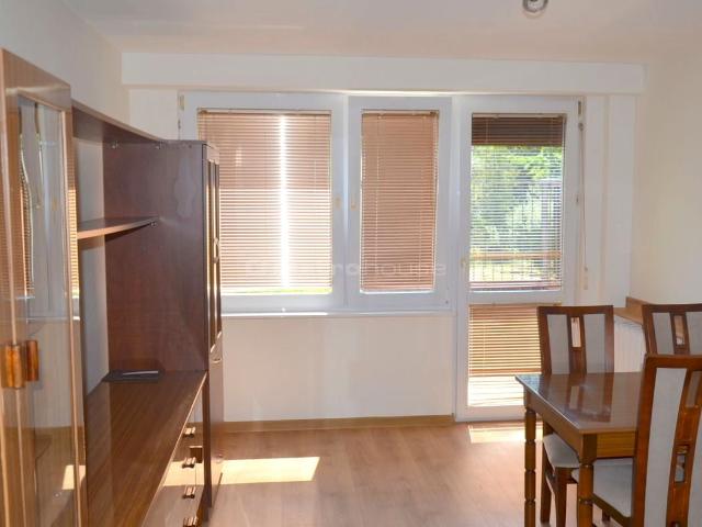 Wynajmę mieszkanie w bloku mieszkalnym m2 z kuchnią z oknem 39,20 m² ul. Antoniego, Tomaszów Mazowiecki