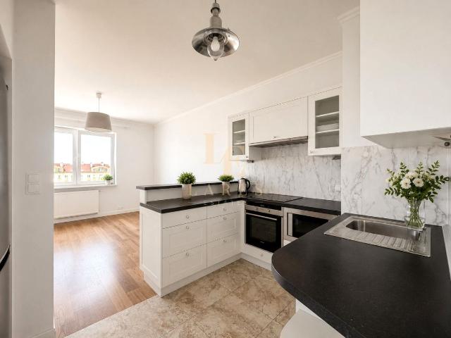 Wynajmę mieszkanie w bloku mieszkalnym m2 z kuchnią z oknem 70 m² Warszawa