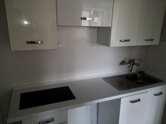 Wynajmę mieszkanie w bloku mieszkalnym m2 z oddzielną kuchnią 33 m² Chrzanów