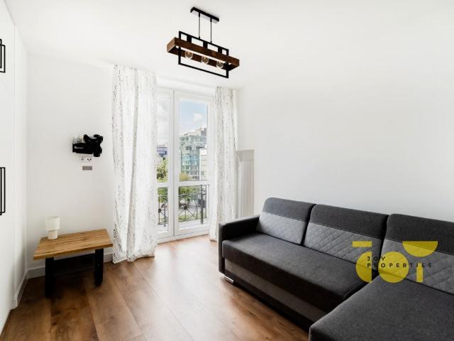 Wynajmę mieszkanie w bloku mieszkalnym m2 z oddzielną kuchnią 45 m² Warszawa, Śródmieście