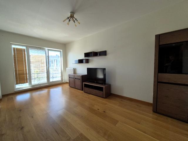 Wynajmę mieszkanie w bloku mieszkalnym m2 z oddzielną kuchnią 45 m² Wrocław, Krzyki