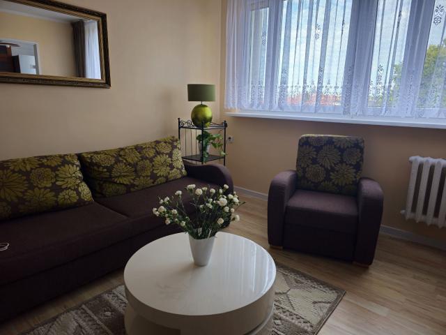 Wynajmę mieszkanie w bloku mieszkalnym m2 z oddzielną kuchnią 46 m² Koszalin