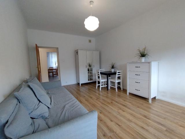 Wynajmę mieszkanie w bloku mieszkalnym m2 z oddzielną kuchnią 46 m² Łódź, Śródmieście