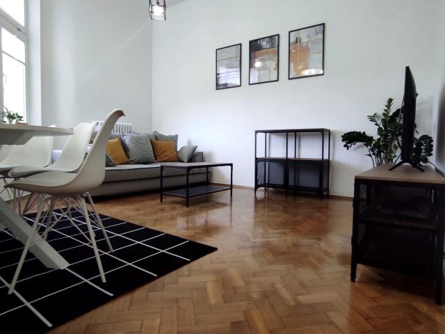 Wynajmę mieszkanie w bloku mieszkalnym m2 z oddzielną kuchnią 47 m² Wrocław, Stare Miasto