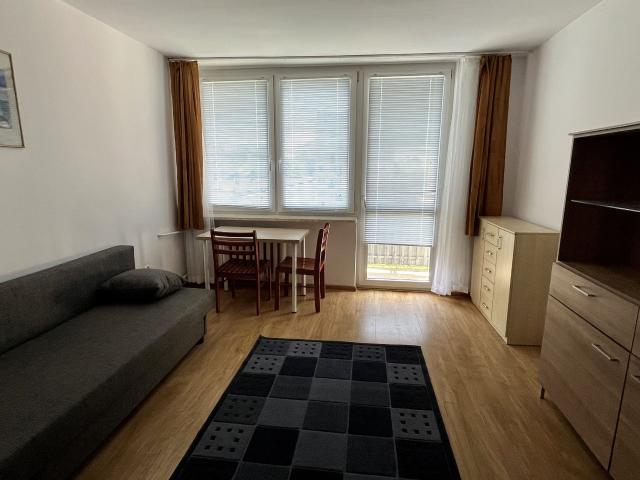 Wynajmę mieszkanie w bloku mieszkalnym m2 z oddzielną kuchnią 40 m² ul. Brazylijska, Warszawa, Saska Kępa