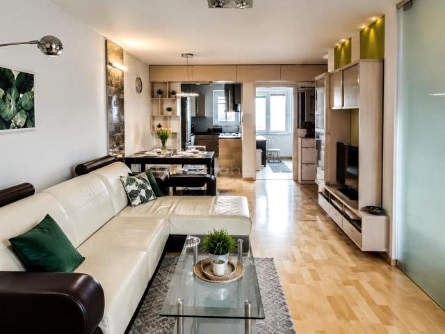 Wynajmę mieszkanie w bloku mieszkalnym m2 z oddzielną kuchnią 56 m² Skierniewice, Widok