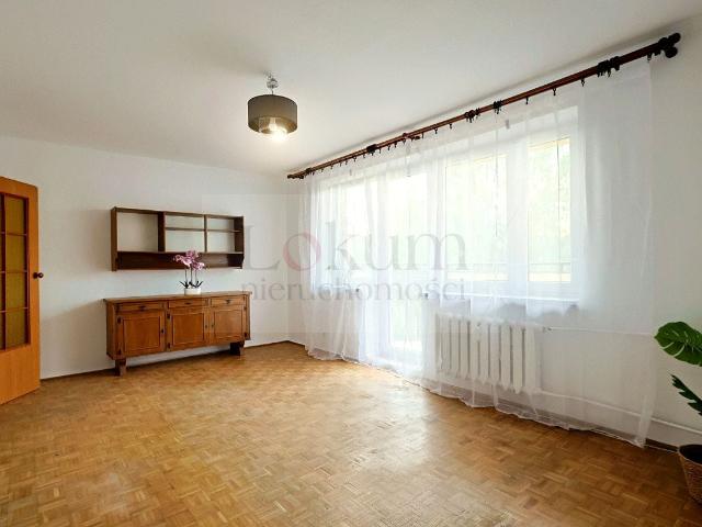 Wynajmę mieszkanie w bloku mieszkalnym m2 z oddzielną kuchnią 56 m² ul. Raginisa, Warszawa