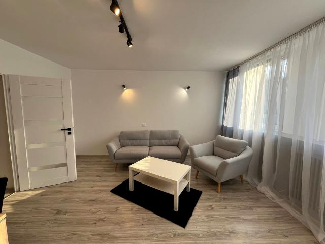 Wynajmę mieszkanie w bloku mieszkalnym m2 z oddzielną kuchnią 50 m² Legnica, Asnyka