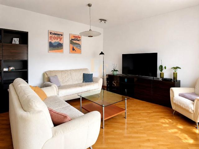 Wynajmę mieszkanie w bloku mieszkalnym m3 z aneksem kuchennym 61,70 m² Warszawa, Ochota