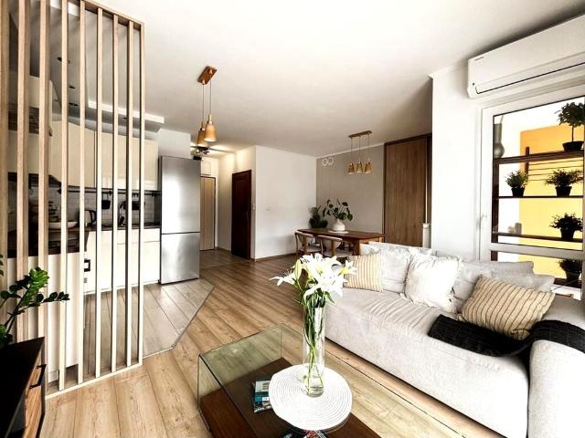 Wynajmę mieszkanie w bloku mieszkalnym m3 z aneksem kuchennym 71 m² Wrocław, Wojszyce