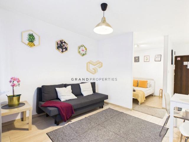 Wynajmę mieszkanie w bloku mieszkalnym m3 z kuchnią w zabudowie 40 m² ul. Łużycka, Warszawa, Sielce