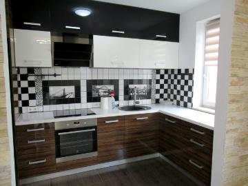 Wynajmę mieszkanie w bloku mieszkalnym m3 z kuchnią w zabudowie 56 m² ul. Powstańców, Ząbki