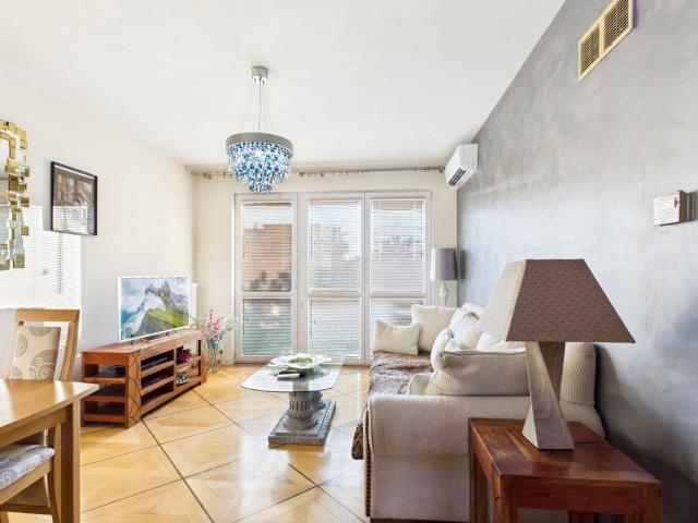 Wynajmę mieszkanie w bloku mieszkalnym m3 z kuchnią w zabudowie 57 m² Warszawa, Białołęka