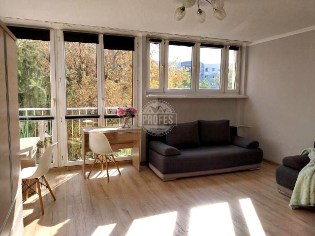 Wynajmę mieszkanie w bloku mieszkalnym m3 z kuchnią w zabudowie 58 m² ul. Stysia, Wrocław, Krzyki
