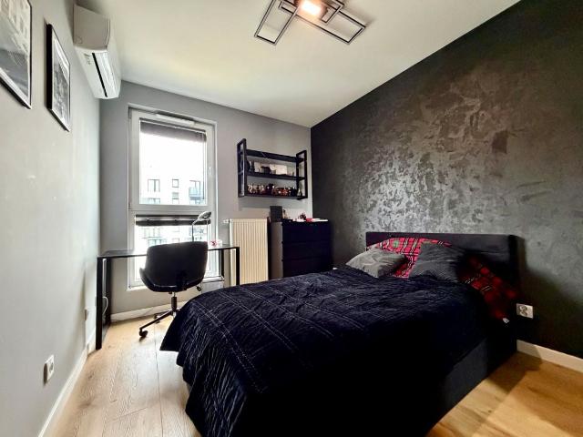 Wynajmę mieszkanie w bloku mieszkalnym m3 z oddzielną kuchnią 58 m² Kraków, Mistrzejowice