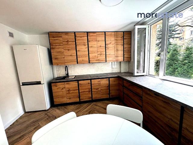 Wynajmę mieszkanie w bloku mieszkalnym m3 z oddzielną kuchnią 67 m² Kraków, Prokocim