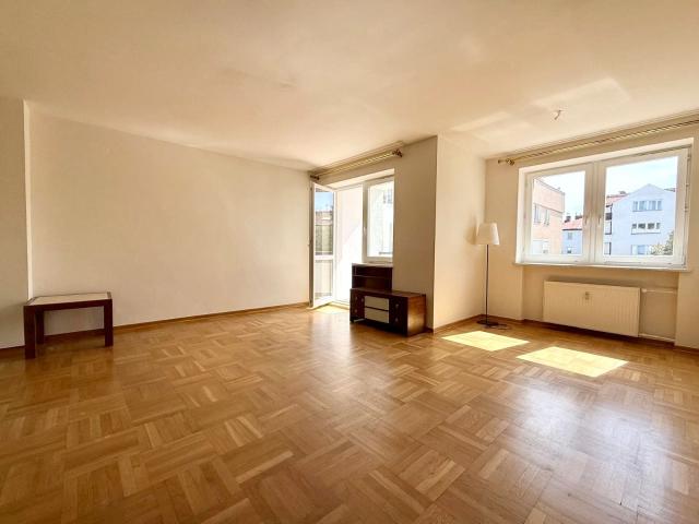 Wynajmę mieszkanie w bloku mieszkalnym m3 z oddzielną kuchnią 78 m² ul. Pod Lipą, Warszawa, Kabaty