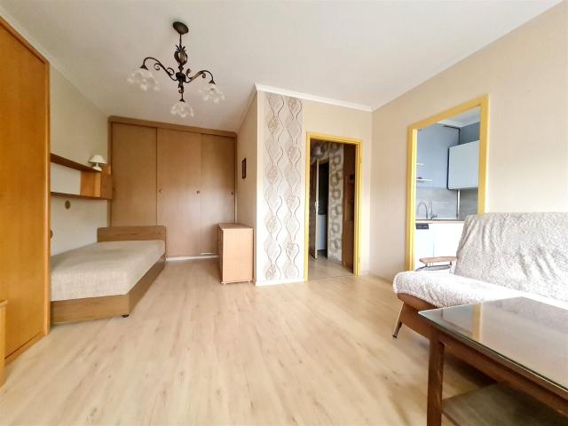 Wynajmę mieszkanie w bloku mieszkalnym kawalerka z oddzielną kuchnią 32,70 m² ul. Dąbrówki, Rybnik