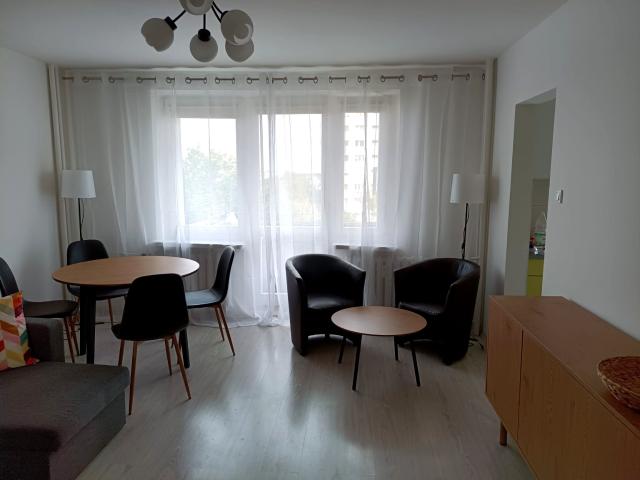 Wynajmę mieszkanie w bloku mieszkalnym kawalerka z oddzielną kuchnią 32 m² Poznań, Bolesława Chrobrego