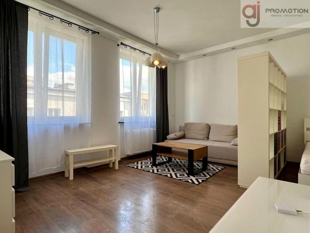 Wynajmę mieszkanie w bloku mieszkalnym kawalerka z oddzielną kuchnią 37,22 m² Łódź, Śródmieście