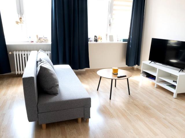 Wynajmę mieszkanie w bloku mieszkalnym kawalerka z oddzielną kuchnią 37 m² Poznań, Grunwald